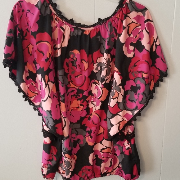 Elle Blouse - Picture 3 of 3